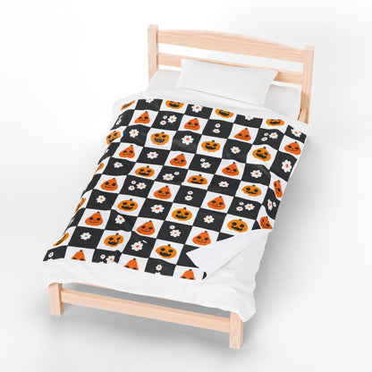 Quilt Pattern Pumpkins and Squash Velveteen Plush Blanket, Cozy Halloween Throw, Soft Blanket for Fall, Cute Home Décor, Perfect Gift for Kids