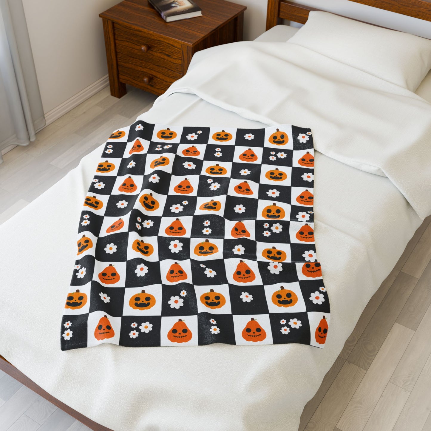 Quilt Pattern Pumpkins and Squash Velveteen Plush Blanket, Cozy Halloween Throw, Soft Blanket for Fall, Cute Home Décor, Perfect Gift for Kids